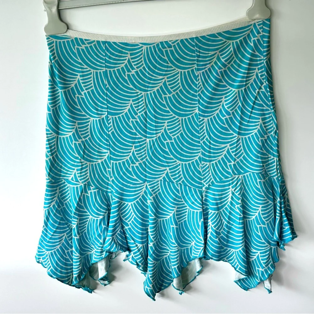 Diane Von Furstenberg Silk Jersey Turquoise skirt, size 8